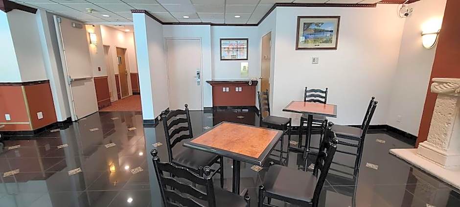 Ramada by Wyndham Vancouver Airport