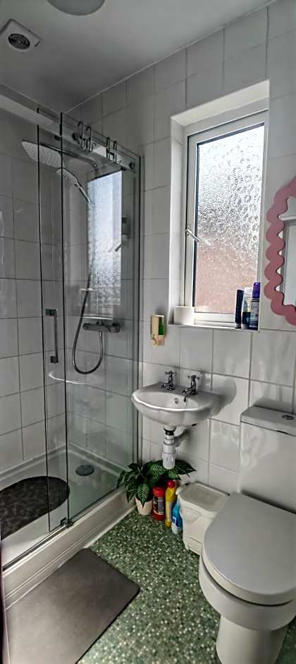 Maindee Guest House