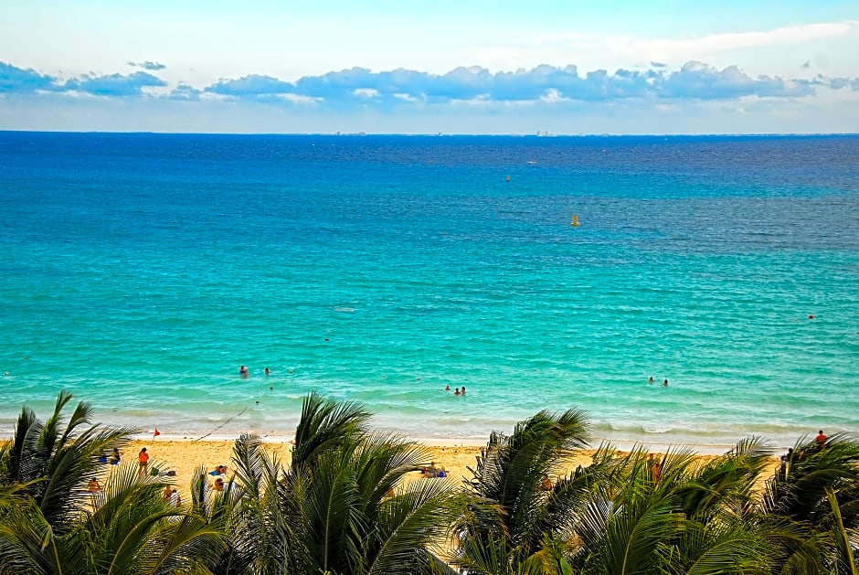 Aldea Thai by oceanfront