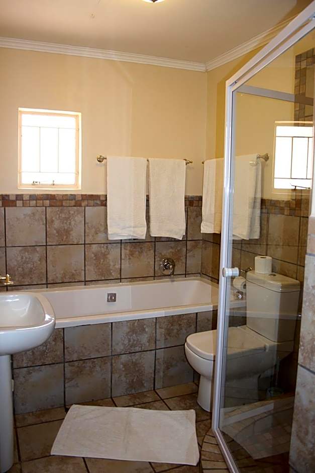 Kalahari Lodge Kimberley