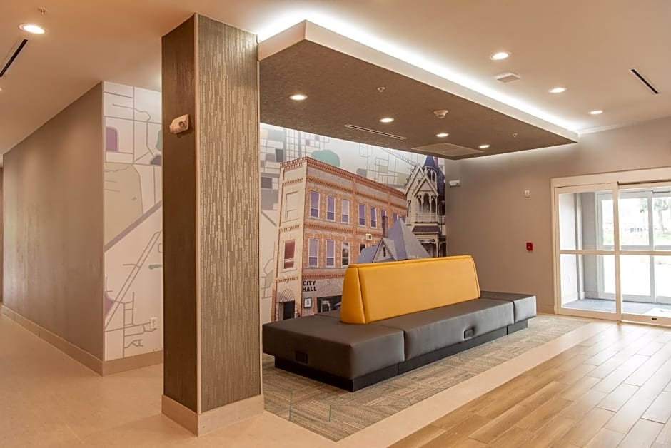 La Quinta Inn & Suites by Wyndham Lake City