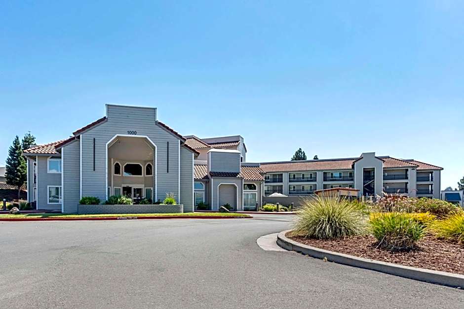 Country Inn & Suites by Radisson, Vallejo Napa Valley, CA