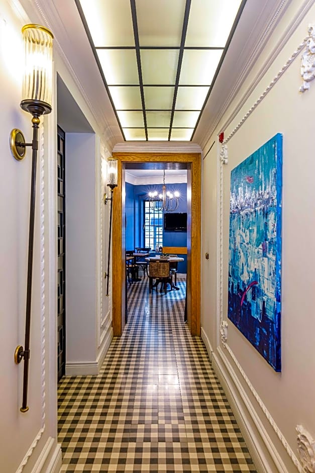 Petros Boutique Hotel