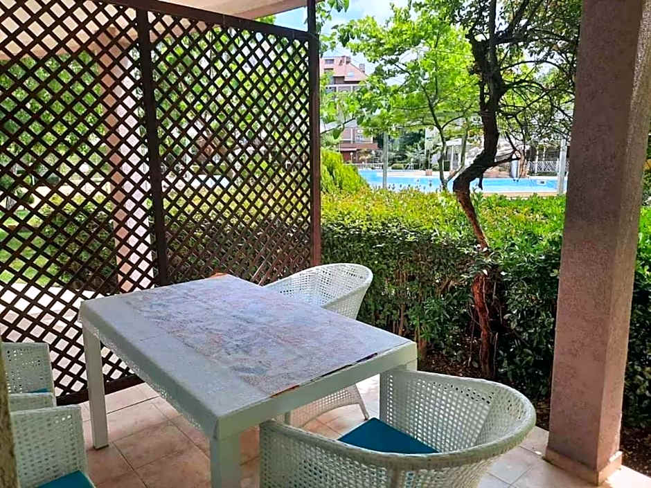 Apartment in Sunny beach, Complex Sun Village, 80 qm, 2 bedrooms & living room near to the beach, SWIMMING POOL, garden