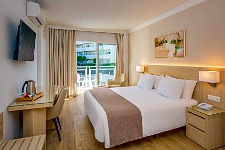 Superior Room with Lateral Sea View