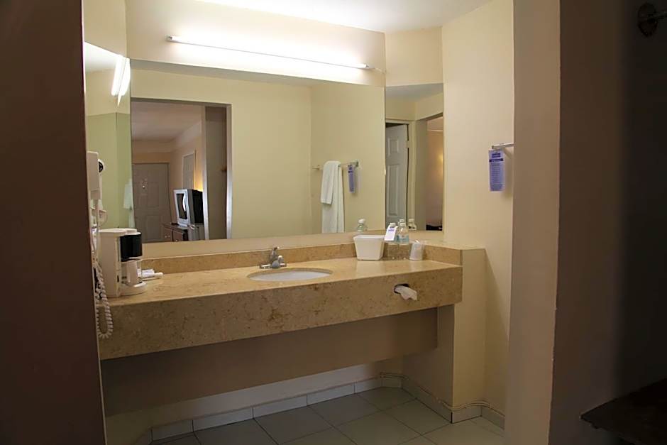 American Inn Hotel & Suites Parral