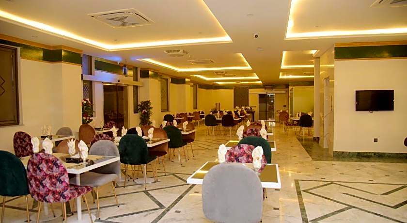 The Rich Hotel & Apartments