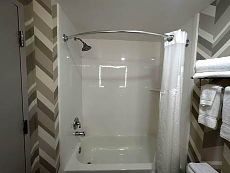 2 Queen Beds Family Suite Non-Smoking