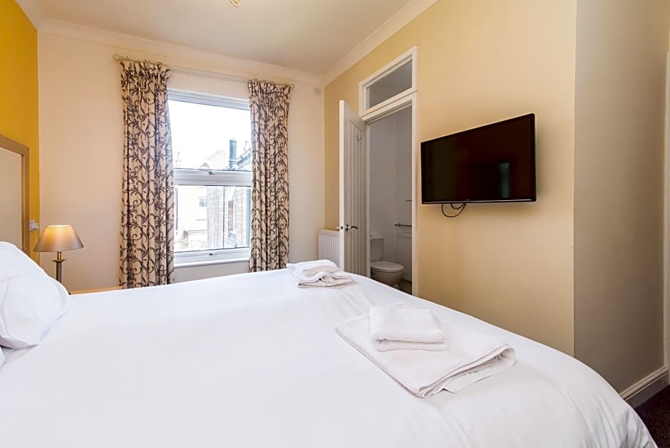 The Linden Leaf Rooms - Classy & Stylish