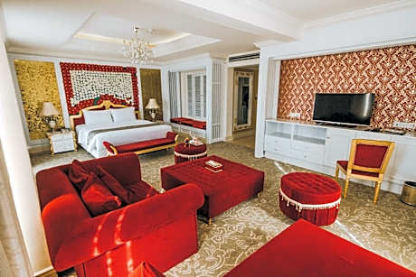 Honeymoon Suite + Early check-in/Late check-out on availability + 15% discount on Lunch/Dinner + 10% discount on Spa + Daily happy hour