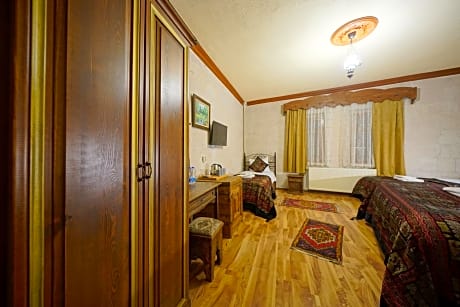 Quadruple Room with Bathroom