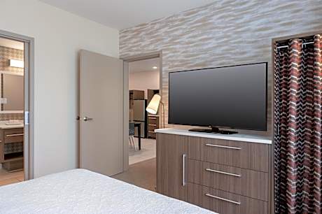 1 Queen Bed 1 Bedroom Suite Nonsmoking