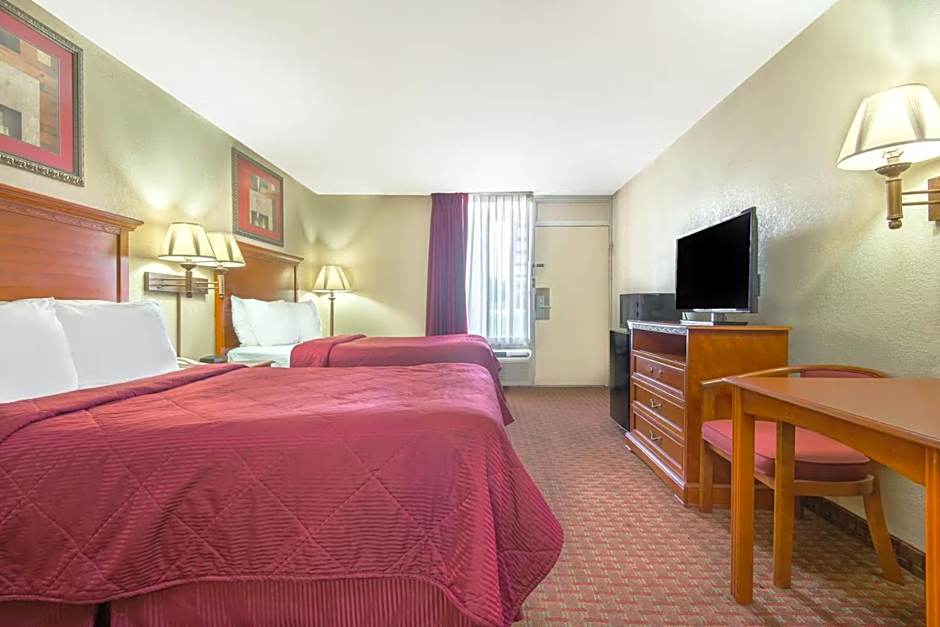 Days Inn by Wyndham Shorter