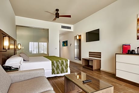 Double room with direct beach access