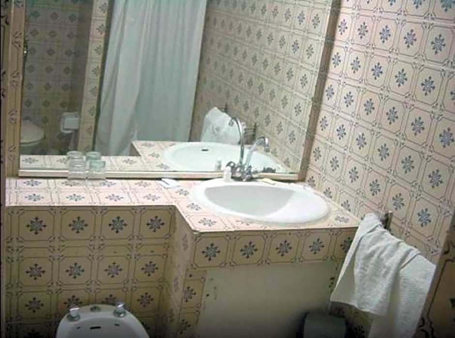 HOTEL CHELIA