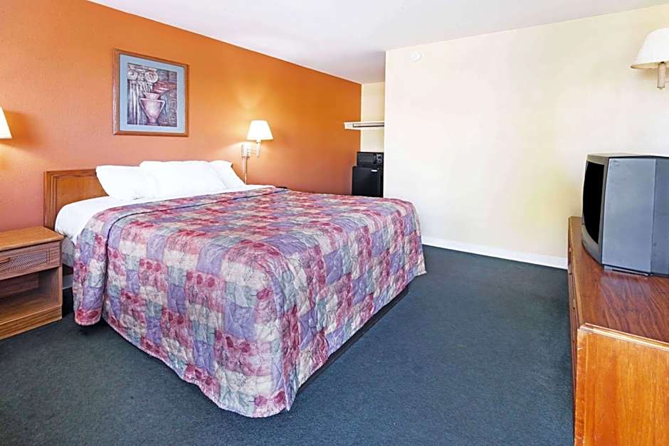 Days Inn by Wyndham Henrietta/Rochester Area