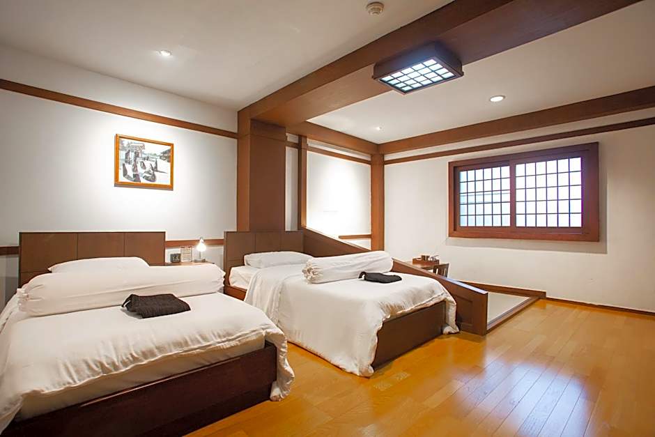 Baan Kashiwaya – Bangkok, NY