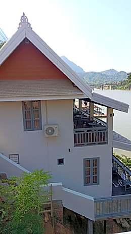 Dokchampa River View Villa
