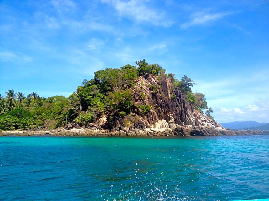 NoBi's Inn, Port Barton