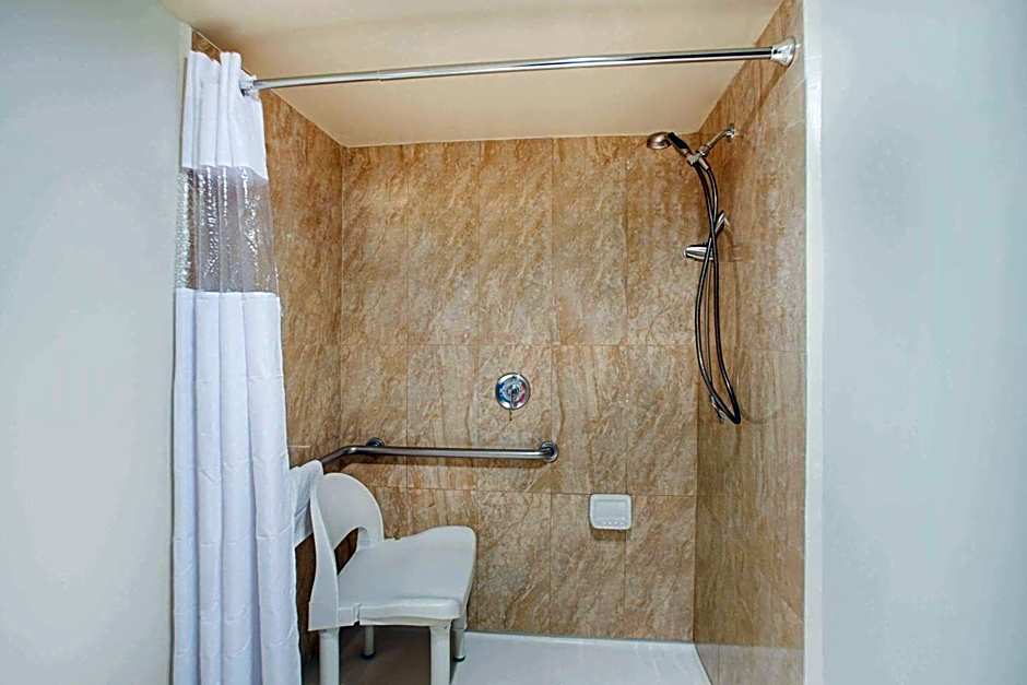 Ramada by Wyndham Burbank Airport