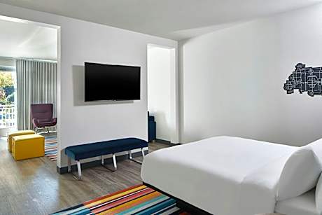 Aloft Suite, Suite, 2 Queen, Balcony