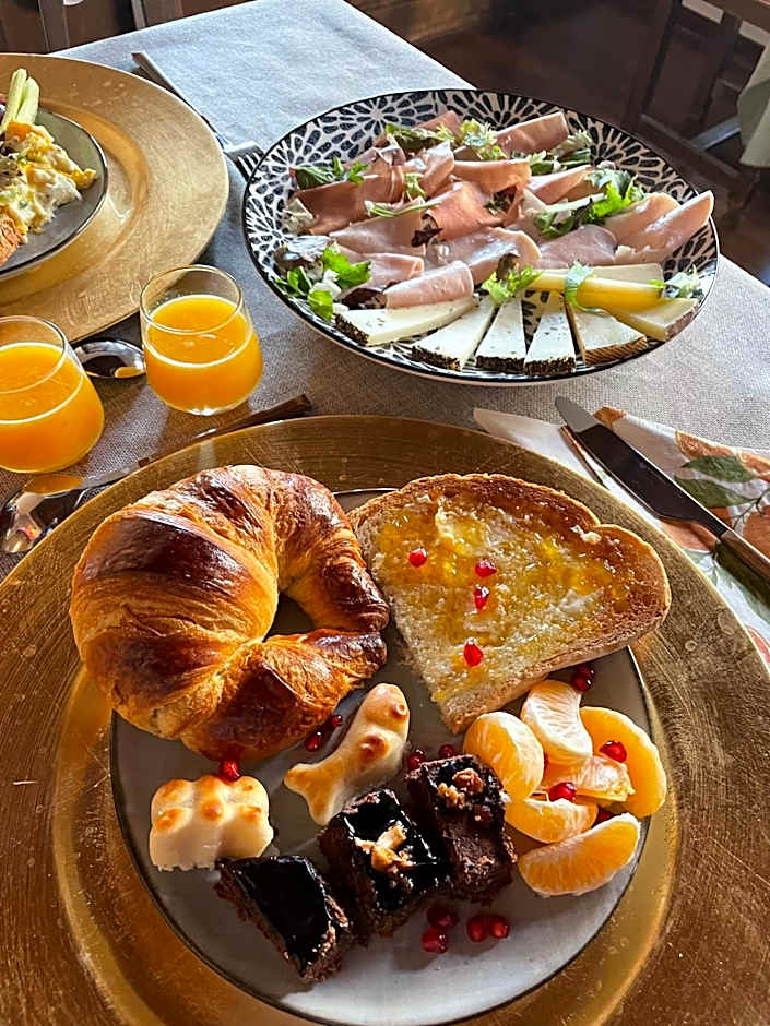 Casa del Armiño - Historic Boutique Hotel in Toledo Old Town