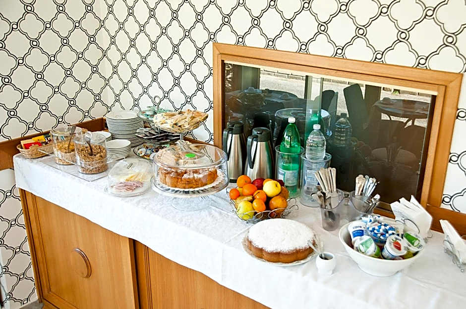 Hotel Arco Di Travertino