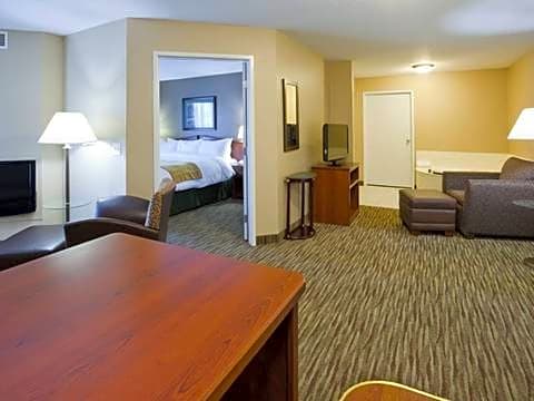 GrandStay Residential Suites Hotel - Eau Claire