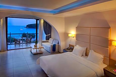 Junior Suite with Balcony and Sea View
