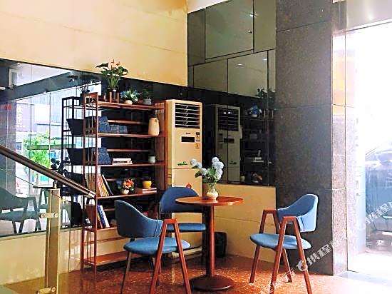 Anhua Hotel