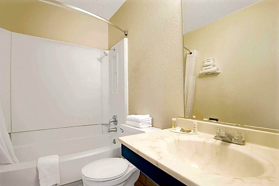 Super 8 by Wyndham Las Cruces University Area