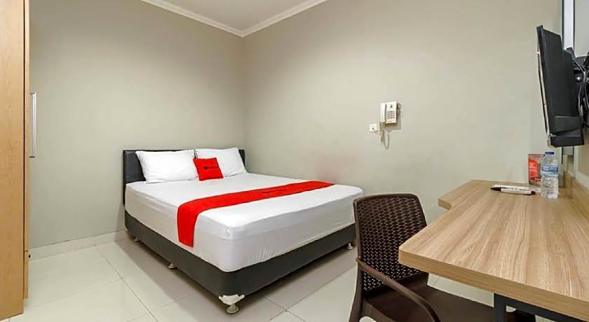 RedDoorz @ Mangga Besar 2