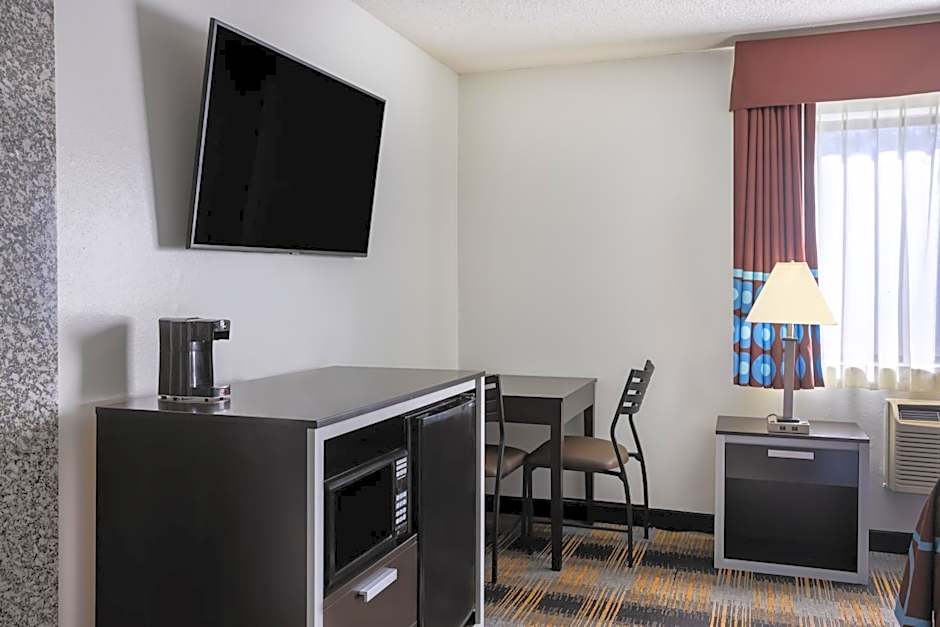 Super 8 by Wyndham Villa Rica