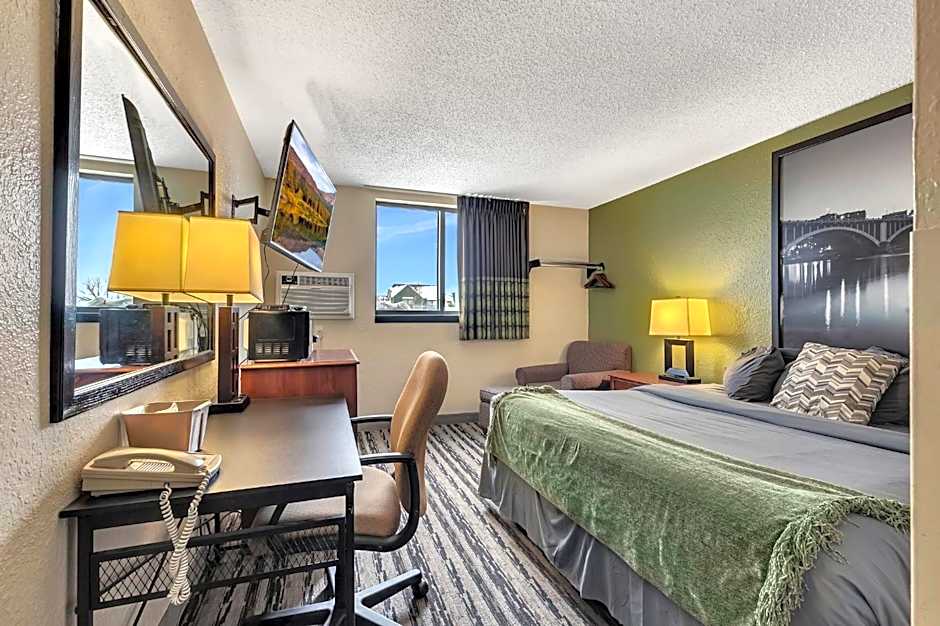 Bison Plains Lodge