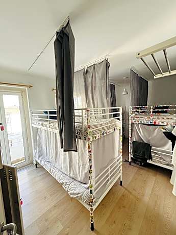 Bed in 6-Bed Mixed Dormitory Room