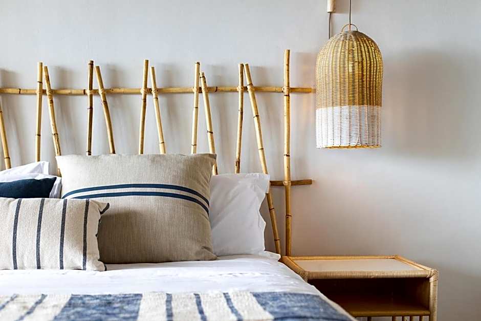 Lagoon Attitude (Adults Only)