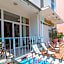 Sunflower Beach Backpacker Hostel & Bar