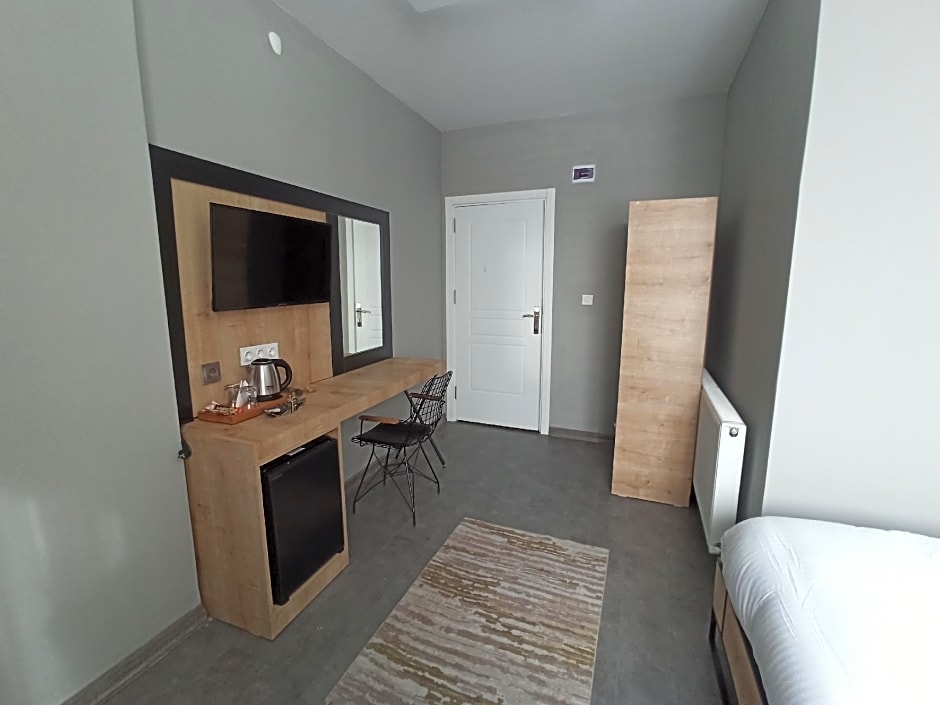 SKYLON AIRPORT HOTEL