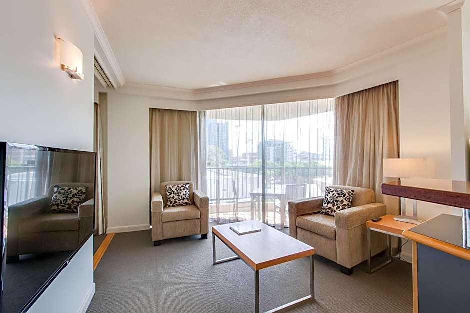 Central Cosmo Apartment Hotel
