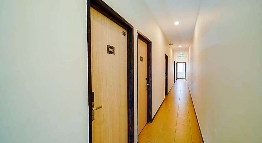 CMN Hotel & Homestay