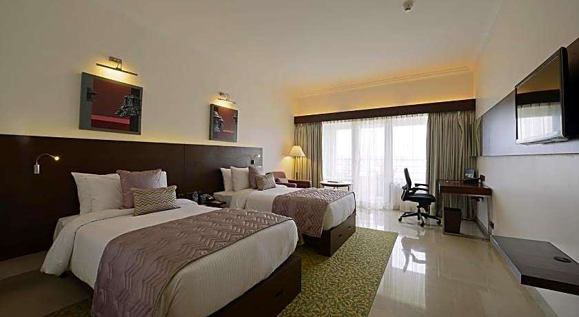 Hotel Naveen Lakeside