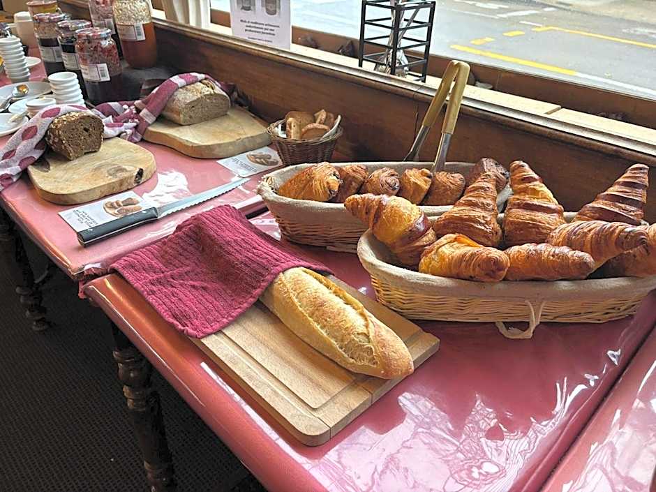 Hôtel Terminus - Pizzeria Pizz'a gogo - salle de sport - face à la gare
