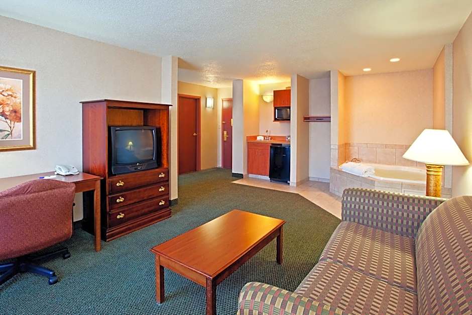 Holiday Inn Express and Suites Pittsburgh West Mifflin By IHG