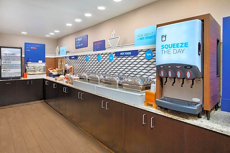Holiday Inn Express & Suites Eden Prairie  Minneapolis By IHG
