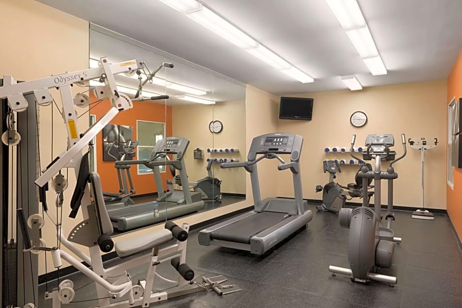 Country Inn & Suites by Radisson, Moline Airport, IL