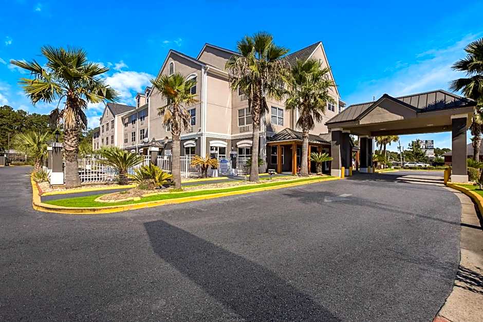 Country Inn & Suites by Radisson, Hinesville, GA