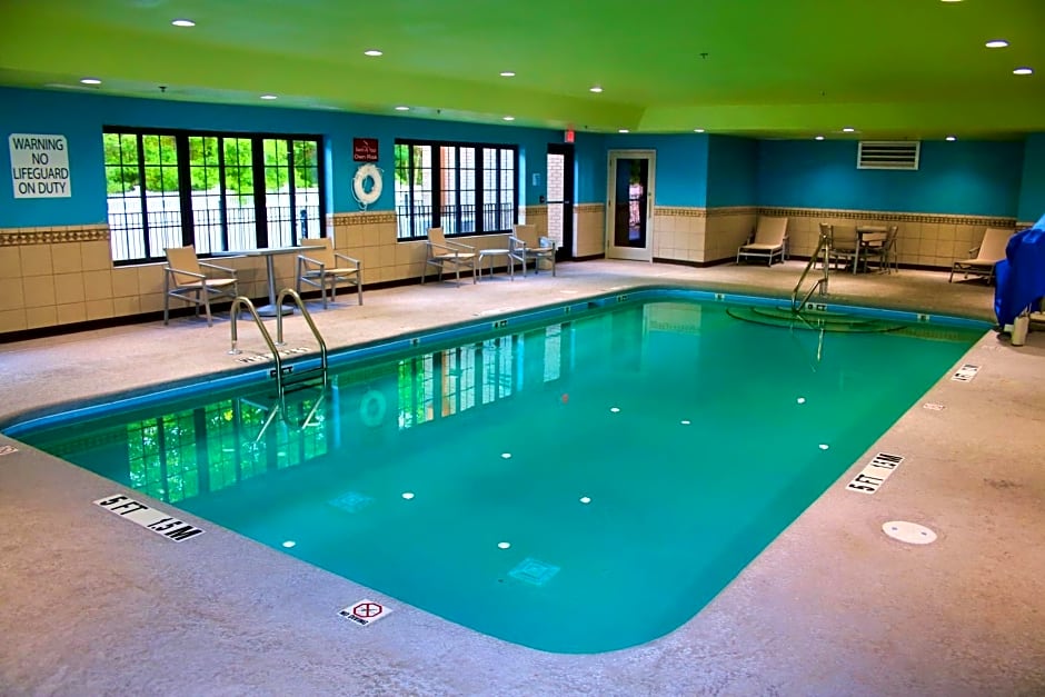 Holiday Inn Express & Suites Douglas By IHG