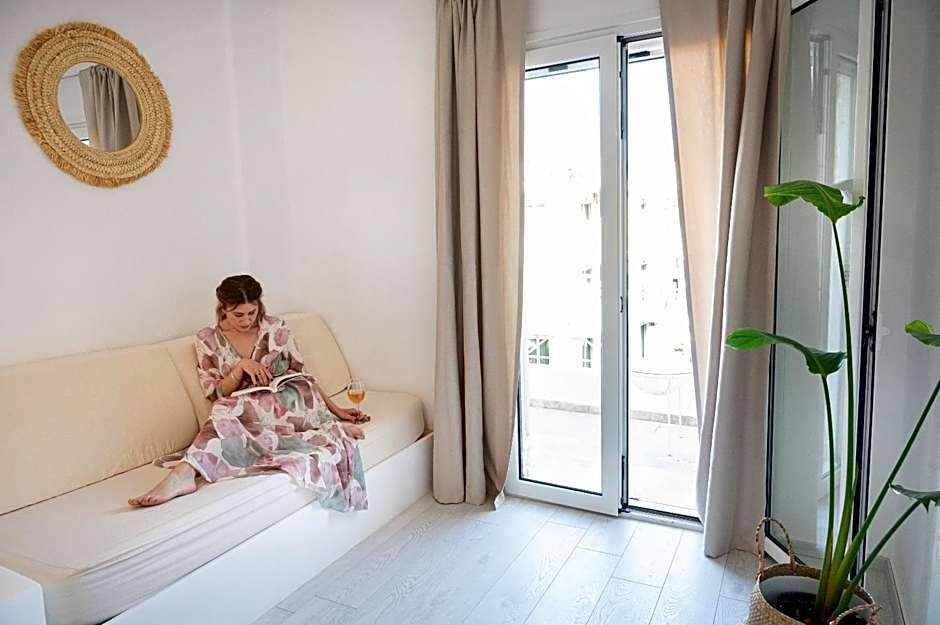 The White Rose Hotel