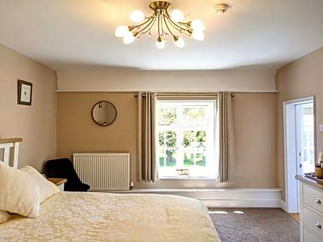 Deluxe Double Room with Shower