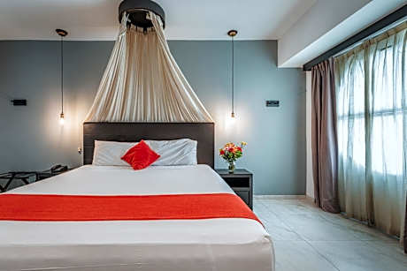 Master Suite with Jacuzzi